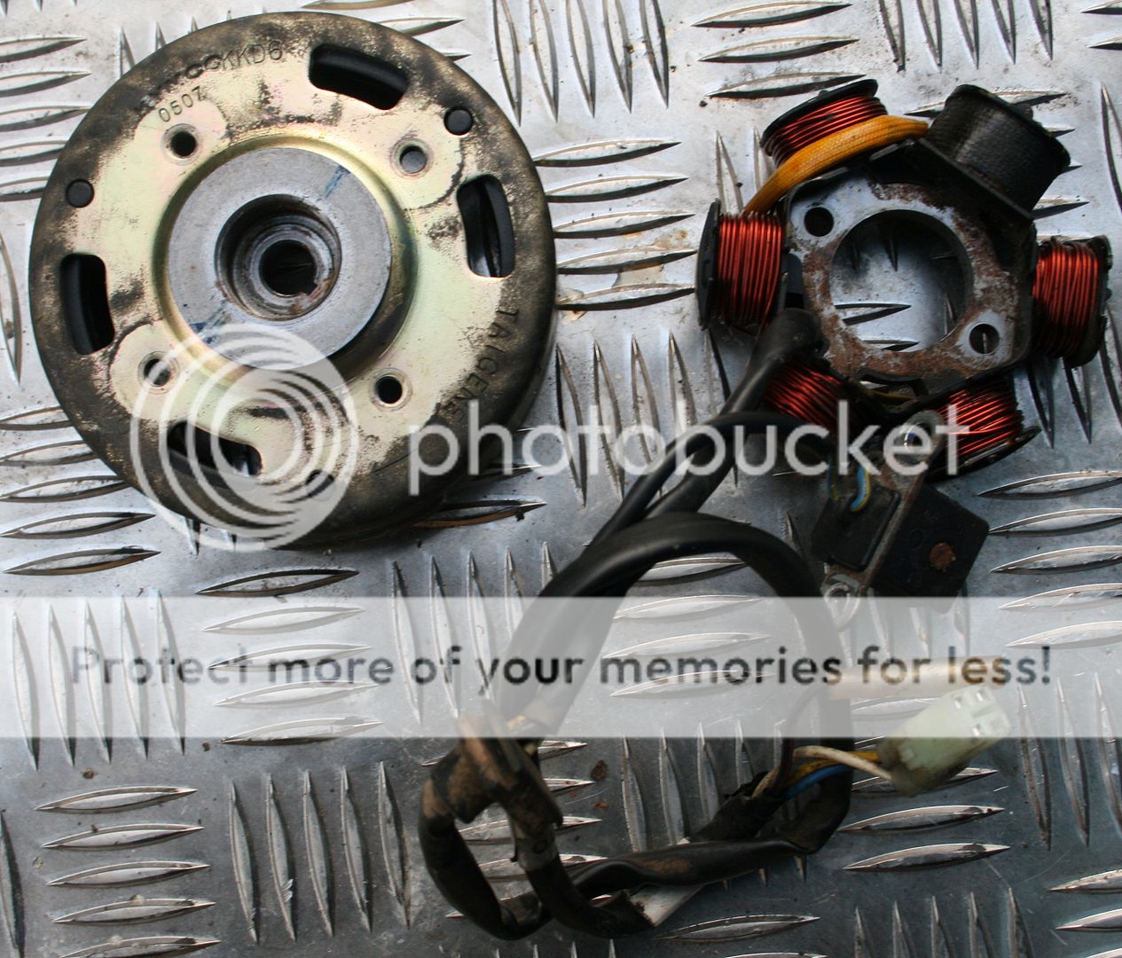 KYMCO SUPER 9 A/C EURO II 50 ENGINE GENNY GENERATOR FLY WHEEL ROTOR FAN  COVER