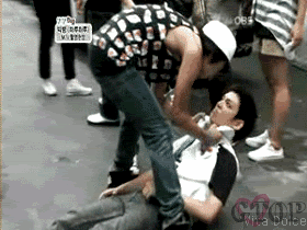 http://i563.photobucket.com/albums/ss78/Atenais_Pala/GTOP%20Gifs/GTOP04.gif